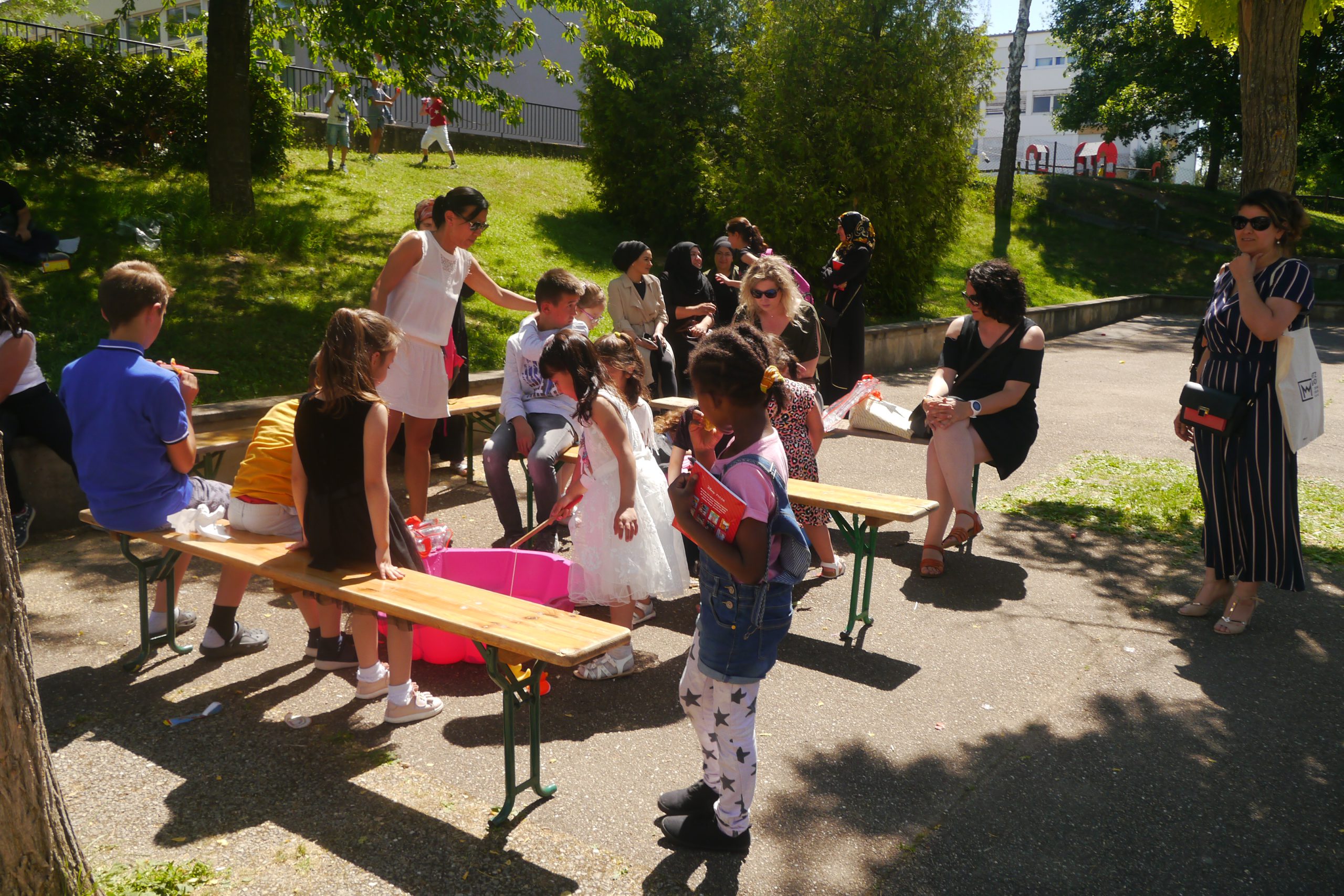 Les écoles Chatrian 1 et 2 célèbrent la fin de l’année sous le soleil