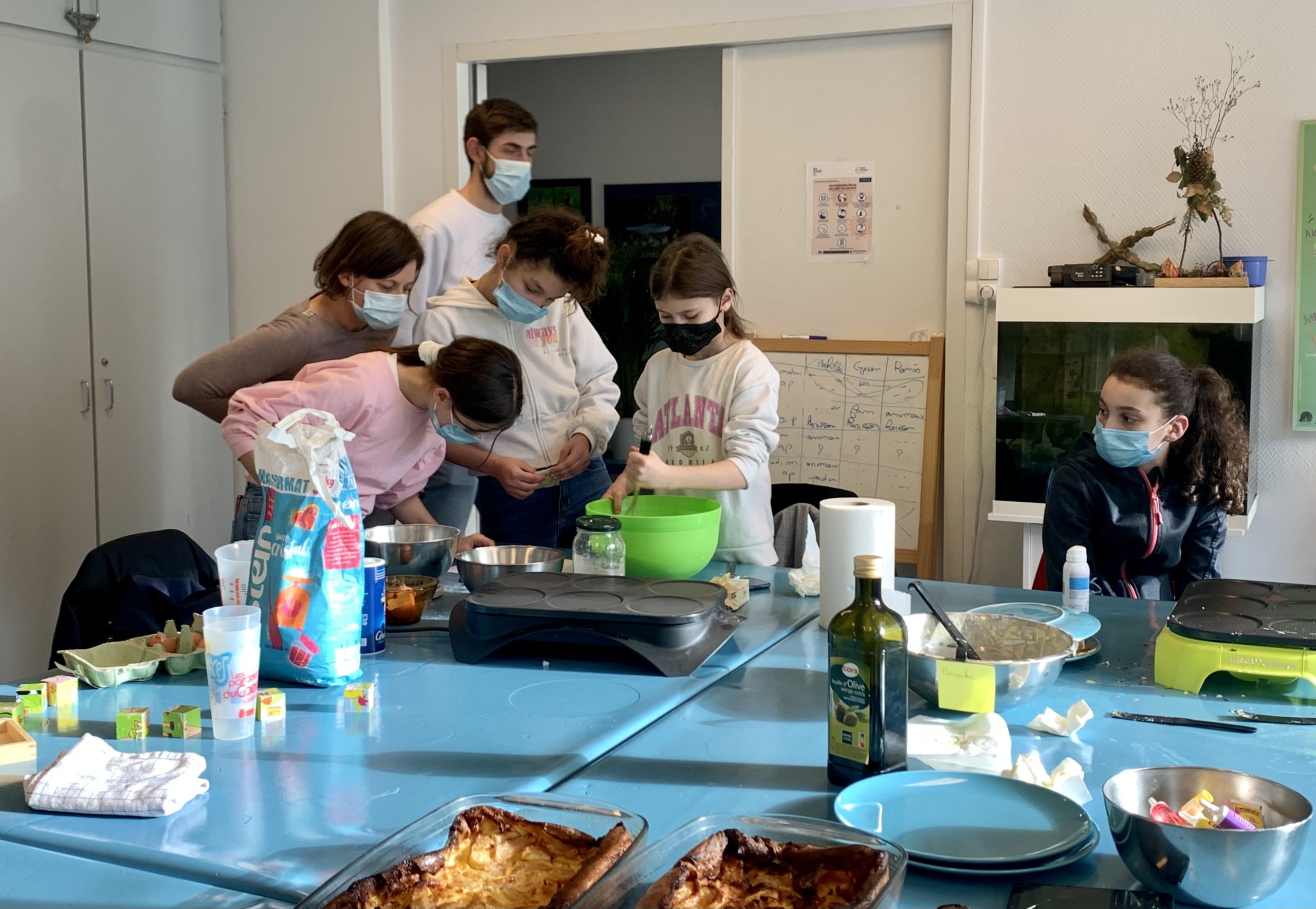 C’était la chandeleur ! Préparation et dégustation de crêpes à l’espace associatif éco-citoyen des Hauts de Vallières.