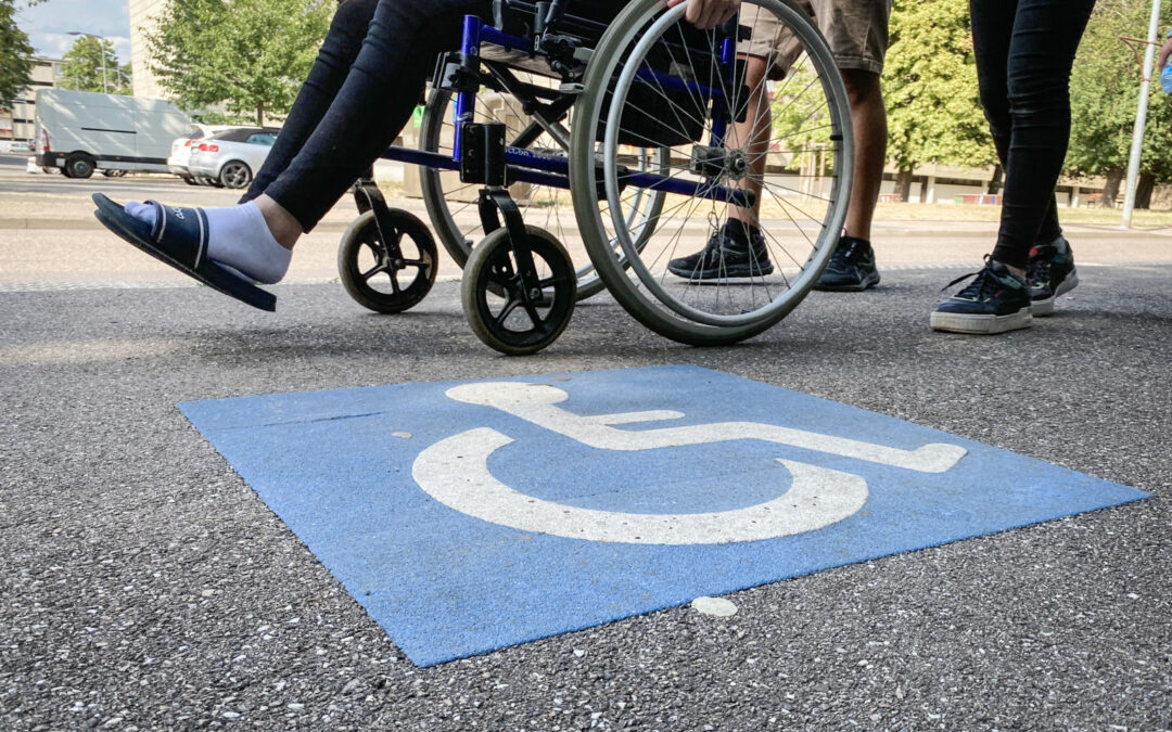 Bellecroix : sensibilisation aux difficultés de déplacements des personnes à mobilité réduite