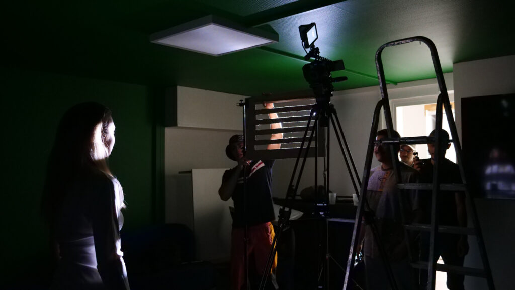Juliane Permay, Tristan Galek, M.Ö.S, FX Mercoeur et Luminous au studio Bornybuzz Vidéo | Photo BORNYBUZZ / Aurélien ZANN